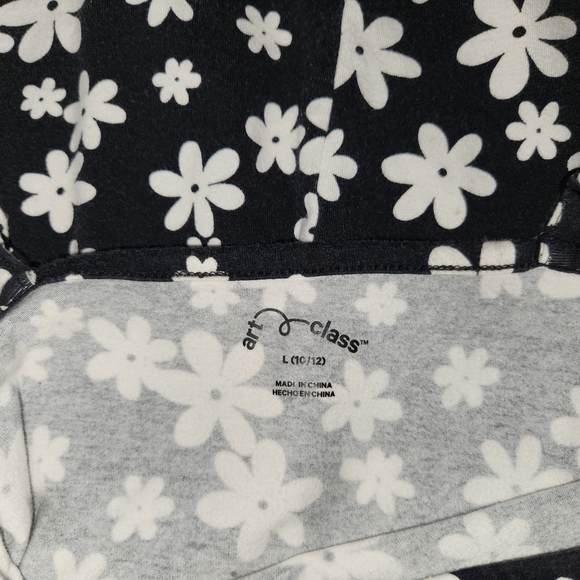 Kids Clothing Bundle - Picture 14 of 15